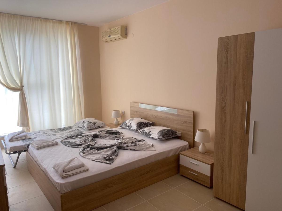 Golden Sea View Apartments 1 Pomorie Exterior photo